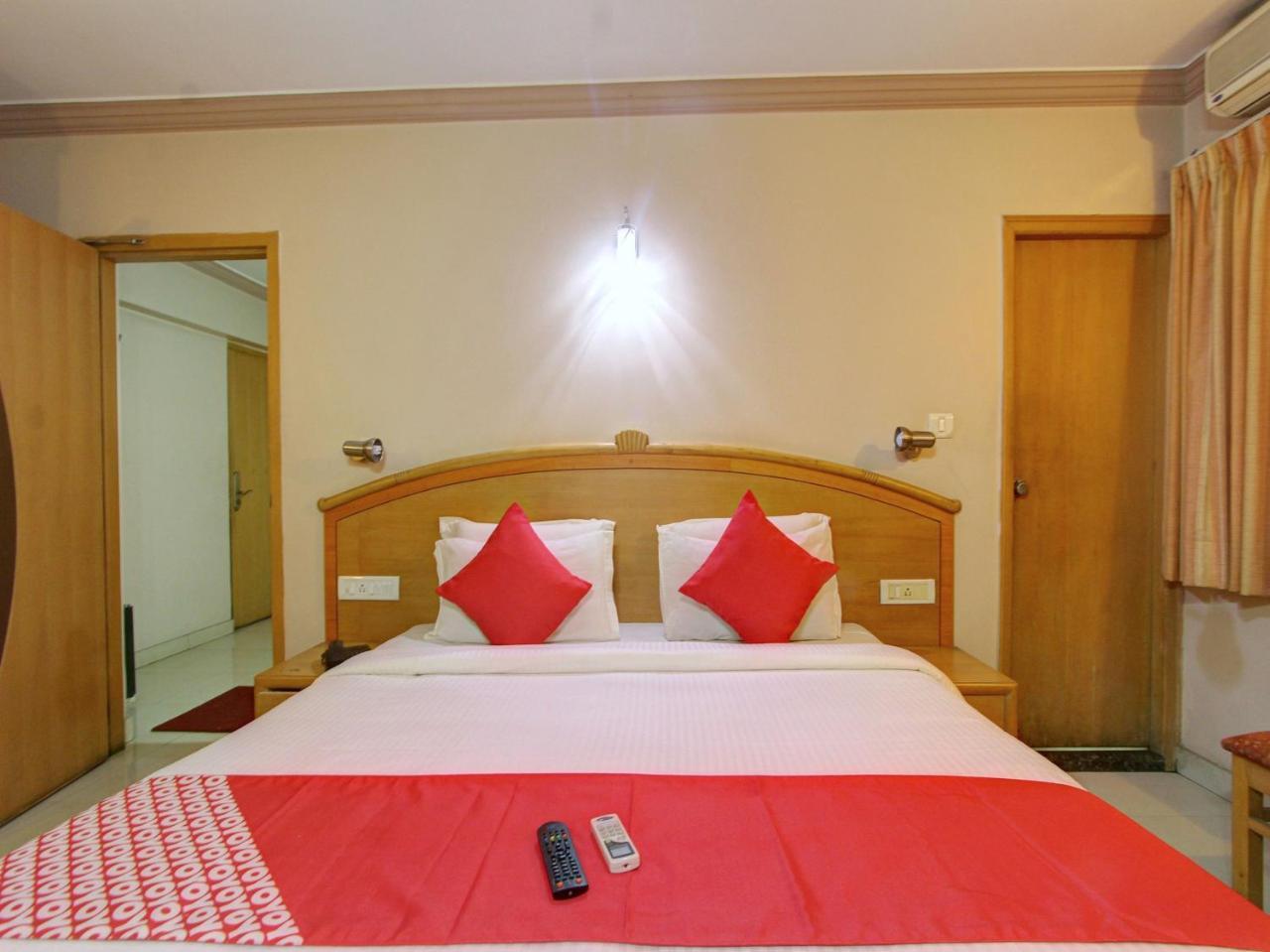 Oyo 15781 Shree Adiga Residency Hotell Bangalore Eksteriør bilde